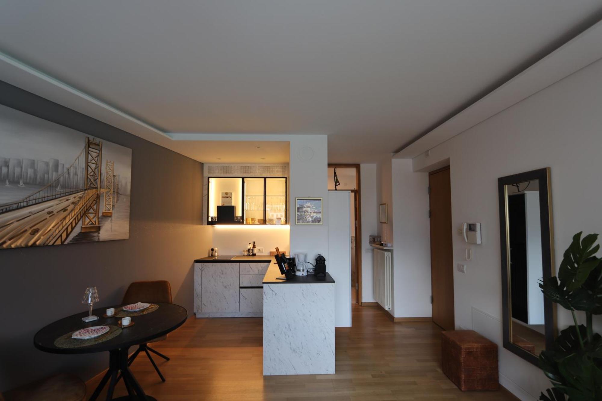 Ausblick Kleinjuwel Mit Panoramablick + Garage Apartment Merano Exterior foto